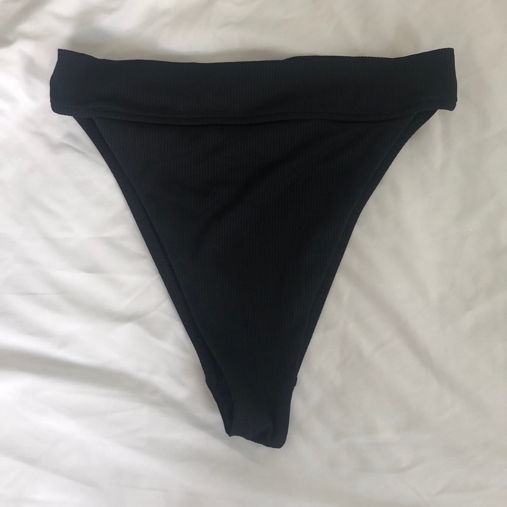 Victoria’s Secret high cut swimsuit bottoms size S